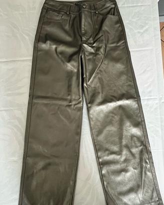 Pantaloni moda finta pelle argento stradivarius 36