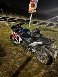 Moto cbr 250r