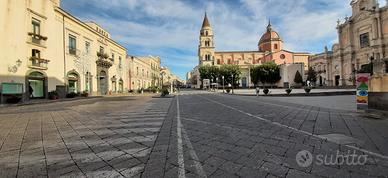 Acireale Palazzetto con 3 app.ti arredati x B.&B