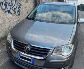 VOLKSWAGEN Touran 2008, 7 posti