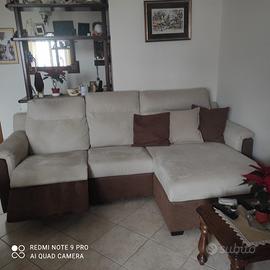 Divano angolare tre posti