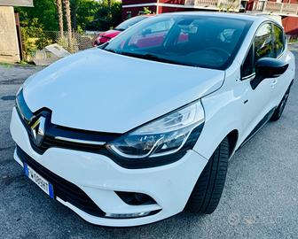 Renault Clio dCi 8V 75 CV 5 porte Moschino Intens 