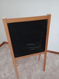 lavagna e appendiabiti con mensola per bimbi