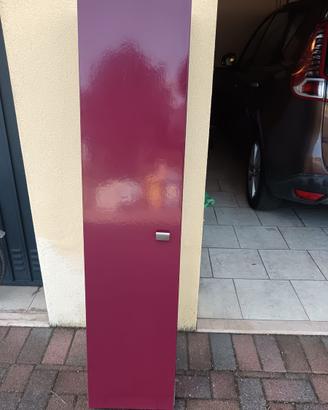 colonnina bagno colore rosso