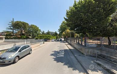 Box auto di recente costruzione- adiacente via na