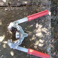 tappatrice per tappi a corona