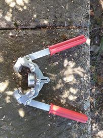 tappatrice per tappi a corona