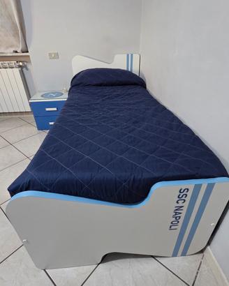 letto con stemma Napoli e materasso