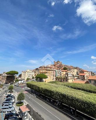 2 LOCALI A MONTE COMPATRI