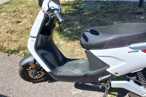 Scooter elettrico VOLTZ