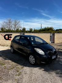 Toyota Yaris 1.4 D-4D DPF 5 porte Sol in o stato!!