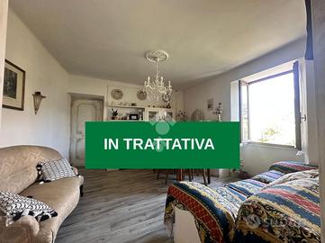 CASA SEMINDIPENDENTE A CASTELNUOVO MAGRA
