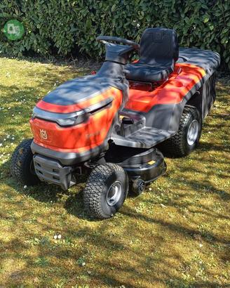 Trattorino tagliaerba Husqvarna 