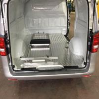 Allestimento trasporto salme su Mercedes VITO