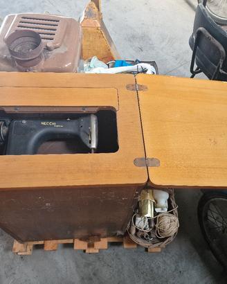 macchina da cucire Necchi esperia