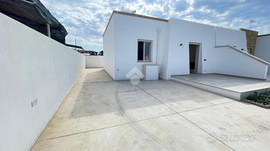 VILLA A SCHIERA A TAVIANO