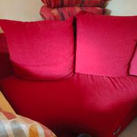  divanetto angolare e 5 cuscini grandi 