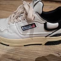 SNEAKERS CLC LOW IN PELLE BIANCA E SUEDE NERA

