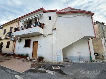 CASA SEMINDIPENDENTE A DIAMANTE
