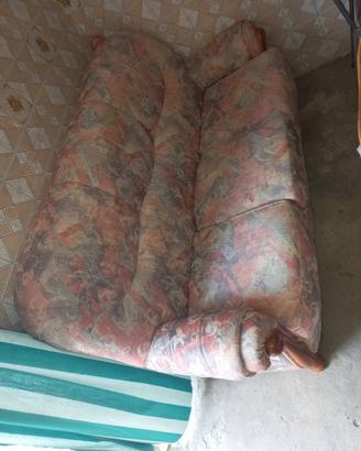 divano 3 posti ingombro 190 cm 120 euro