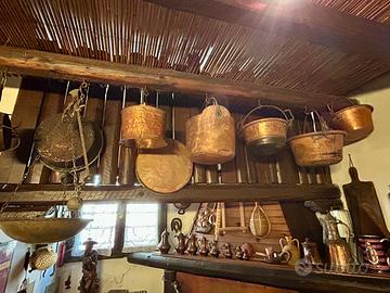 Pentolame in rame da arredamento