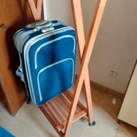 appendiabiti di legno