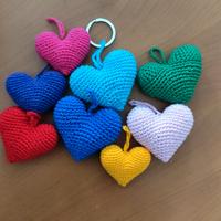 portachiavi cuori uncinetto 