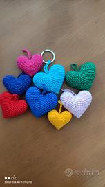 portachiavi cuori uncinetto 