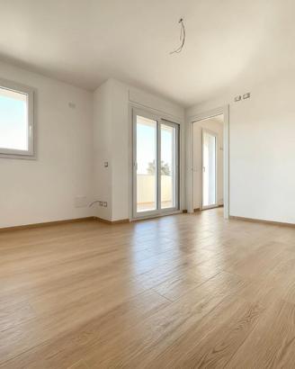 Classe A - 26 mq di balcone abitabile - mare 350m
