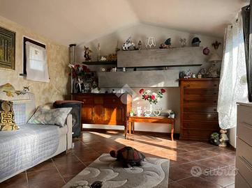 2 LOCALI A ALTOPASCIO