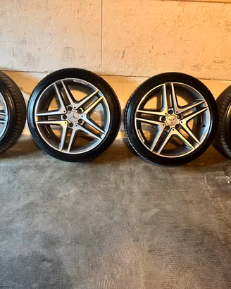Gomme e cerchi mercedes amg 225/49/18 92Y