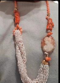 Collana corallo e perle con cameo.