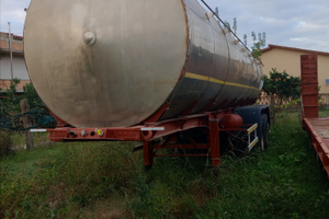 Semirimorchio cisterna alimentare