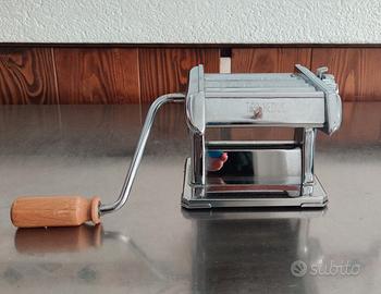 Titania tira pasta fresca manuale vintage