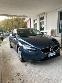 Volvo v40 D2