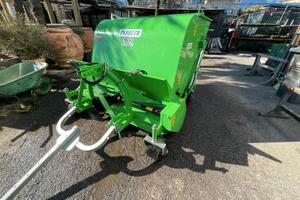 Spazzolatrice a traino