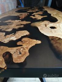 tavolo ulivo secolare e resina 