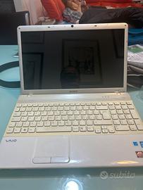 Sony vaio VPCEB1A4E