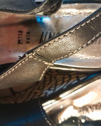 scarpe estive nere a fantasia