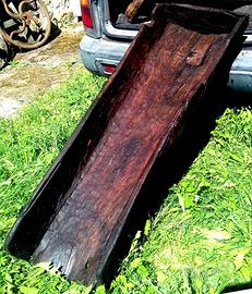 Antica vasca di macinazione per farina di castagne