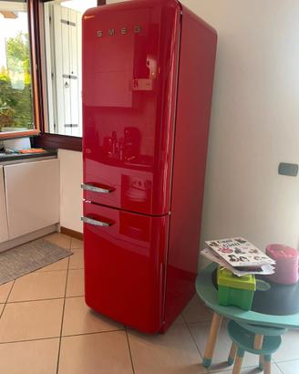 Frigorifero Smeg FAB 32 rosso