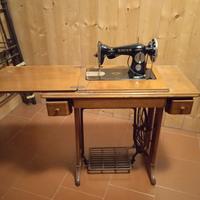 Macchina da cucire Singer anni '60