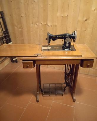 Macchina da cucire Singer anni '60