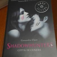 libri fantasy, saga Shadowhunters