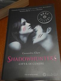 libri fantasy, saga Shadowhunters