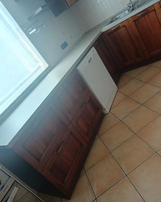 Cucina angolare in legno Made in Italy 
