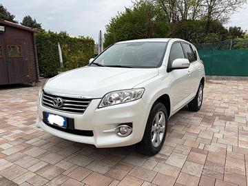 Toyota RAV 4 RAV4 2.2 D 2011