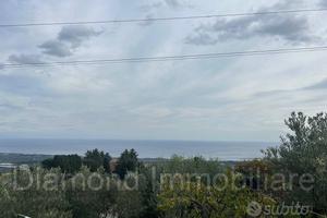 Immobile panoramico con terreno a Nunziata-Mascali