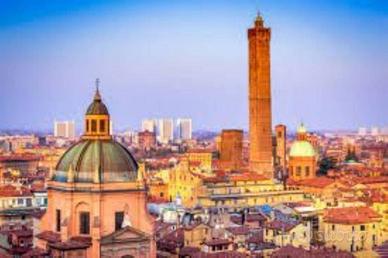 Immobile di 300 m² con più di 5 locali a Bologna