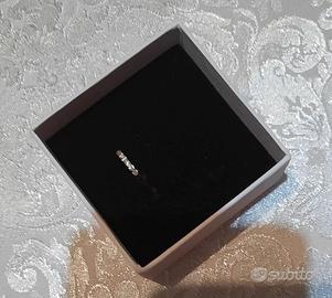orecchino uomo con zirconi